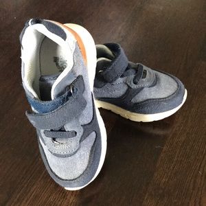 Boys 👟 sneakers shoes 9